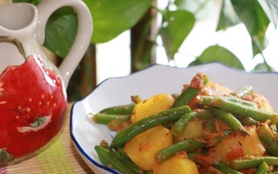 Pakistani-Style Green Beans with Potatoes