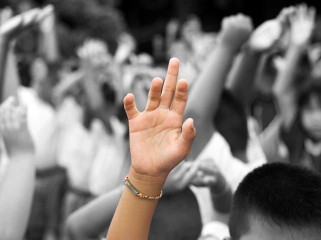 Why I teach my daughter to raise her hand