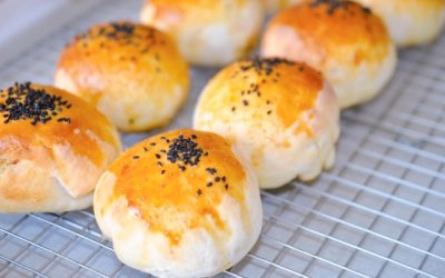 Spicy Chicken Stuffed Buns with Mozzarella Cheese