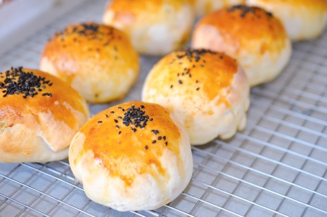 Spicy Chicken Stuffed Buns with Mozzarella Cheese